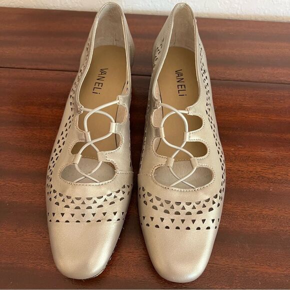 Vaneli Metallic Gold Fabra Laser Cut Oxford Flats. Size 7.5 S. Great Condition!! - Picture 1 of 8